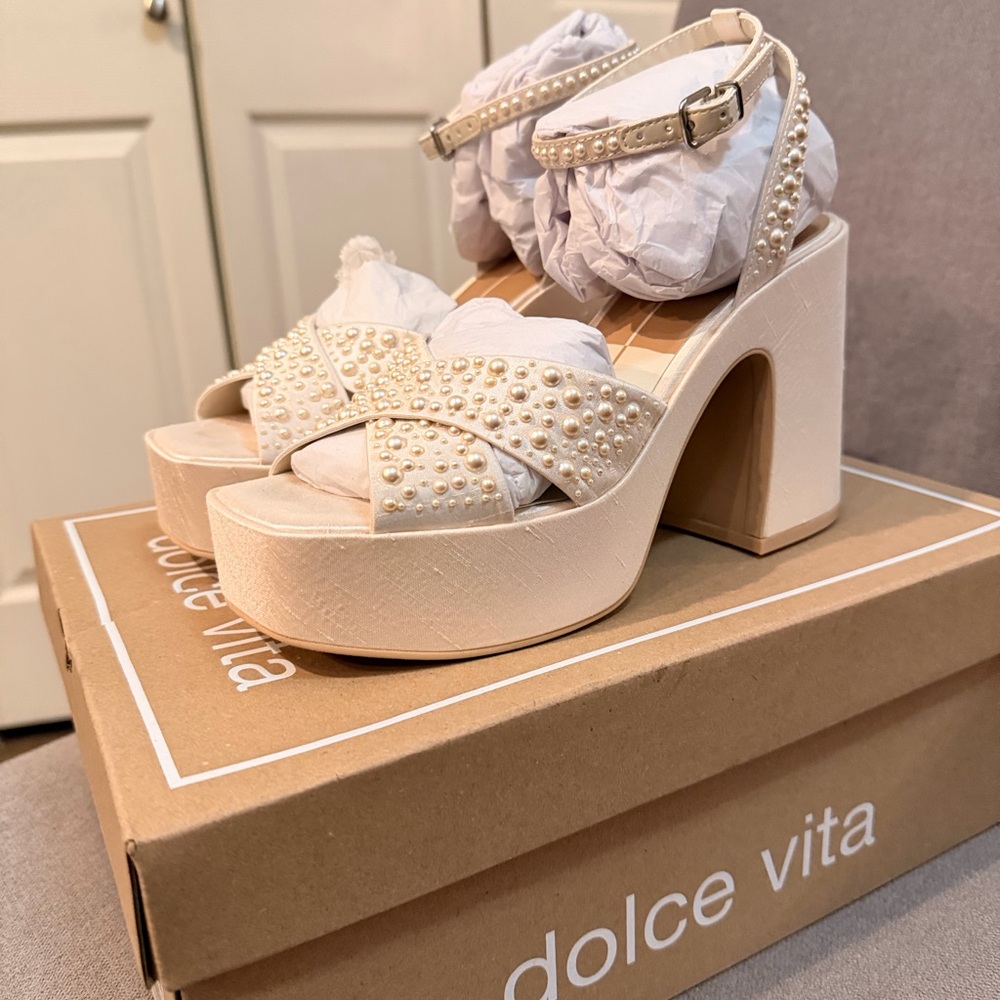 Dolce Vita Wessi Platform Heels